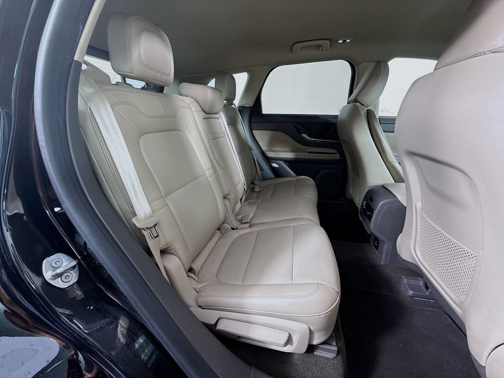 Used 2022 Lincoln Corsair AWD w/ Equipment Group 101A image 27