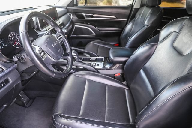 Used 2022 Kia Telluride LX FWD image 19
