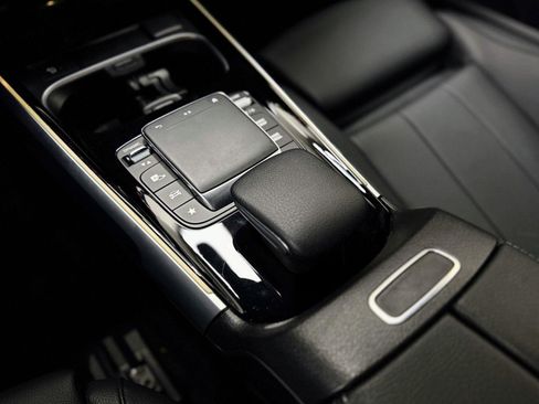 Used 2023 Mercedes-Benz EQB 300 4MATIC w/ Exclusive Package image 23