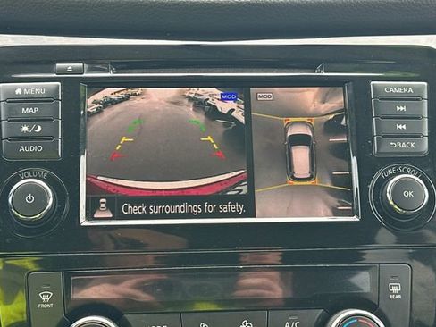 Used 2018 Nissan Rogue SV w/ Premium Package image 23