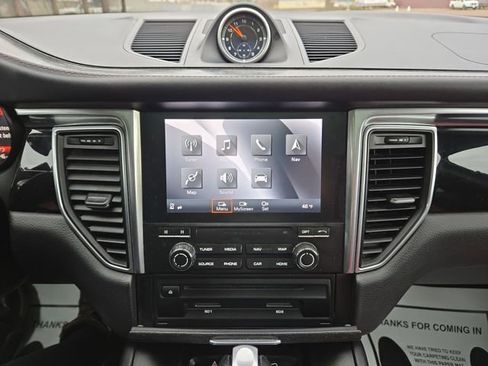 Used 2017 Porsche Macan image 26