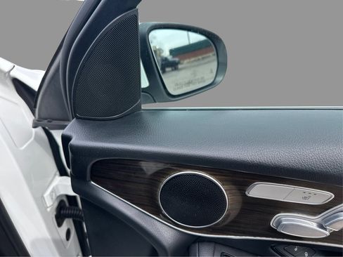 Used 2020 Mercedes-Benz GLC 300 image 23