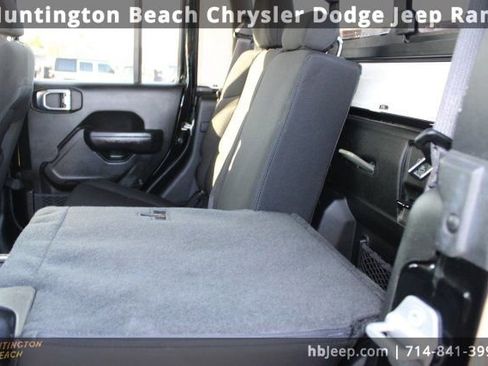 Used 2022 Jeep Gladiator Sport image 47