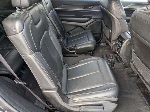 Certified 2023 Jeep Grand Cherokee L Limited image 30