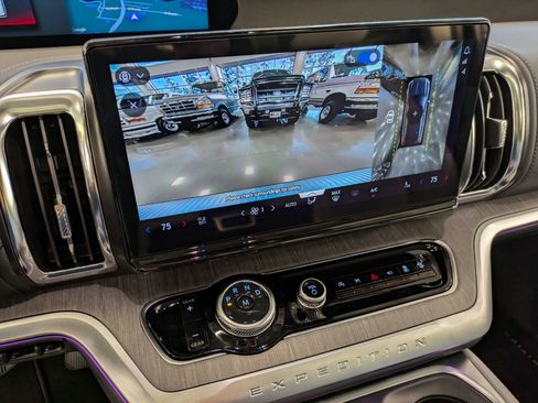 New 2025 Ford Expedition Platinum w/ Platinum Ultimate Package image 21