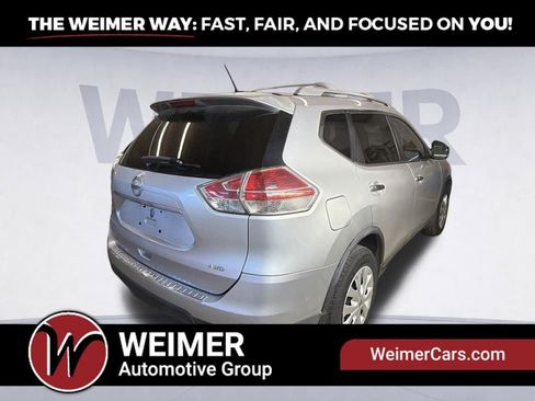 Used 2016 Nissan Rogue S w/ Appearance Package AWD/4WD image 4