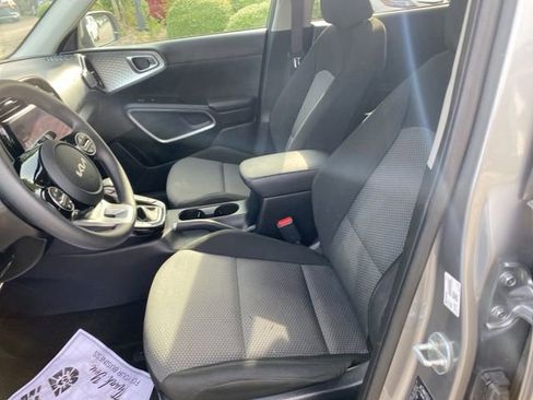 Used 2023 Kia Soul S FWD image 22