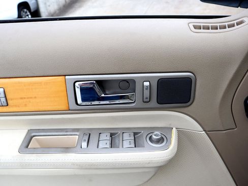 Used 2007 Lincoln MKX FWD image 35