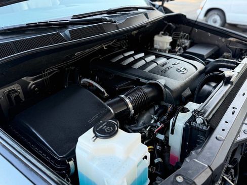 Used 2012 Toyota Tundra Limited w/ Platinum Pkg image 8