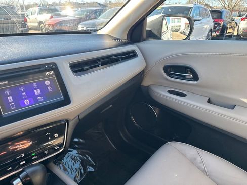 Used 2018 Honda HR-V EX-L image 29