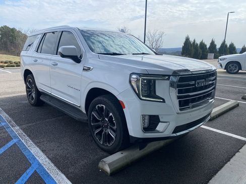 Used 2023 GMC Yukon SLT image 1