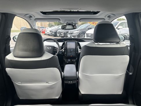 Used 2021 Toyota Prius Limited w/ Premium Convenience Package FWD image 17