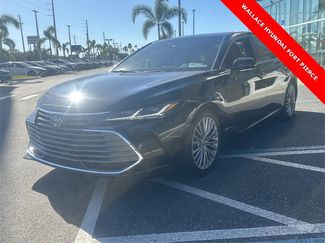 Used 2022 Toyota Avalon Limited video 2