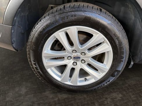 Used 2019 Ford Explorer XLT w/ Equipment Group 201A AWD/4WD image 43