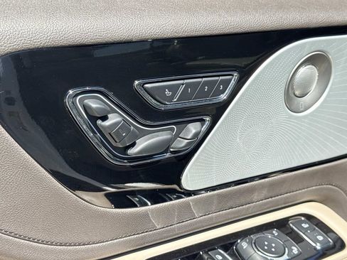 Used 2023 Lincoln Aviator Reserve w/ Equipment Group 201A RWD image 17