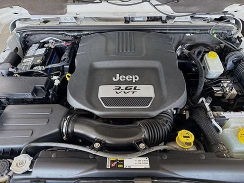 Used 2013 Jeep Wrangler Sahara w/ Dual Top Group AWD/4WD image 26