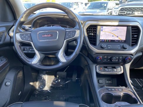 Used 2021 GMC Acadia Denali w/ Denali Ultimate Package AWD/4WD image 12
