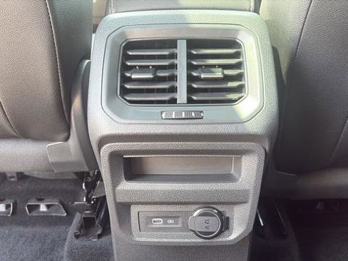 Used 2021 Volkswagen Tiguan SEL AWD/4WD image 33