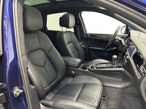 Certified 2026 Porsche Macan AWD/4WD image 44