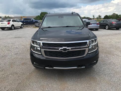 Used 2019 Chevrolet Tahoe LT w/ Luxury Package AWD/4WD image 2
