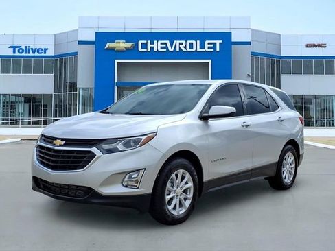 Used 2019 Chevrolet Equinox LT FWD image 2