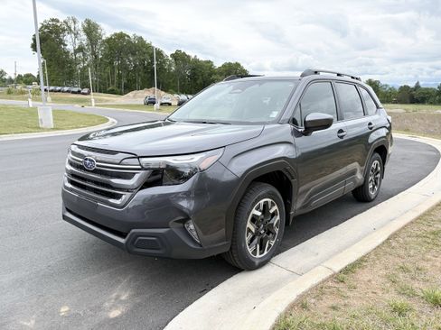 New 2026 Subaru Forester Premium AWD/4WD image 3