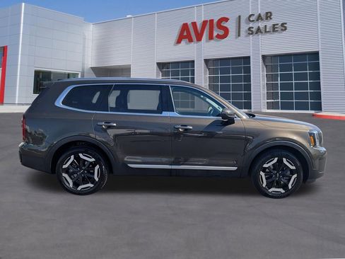 Used 2025 Kia Telluride S image 5