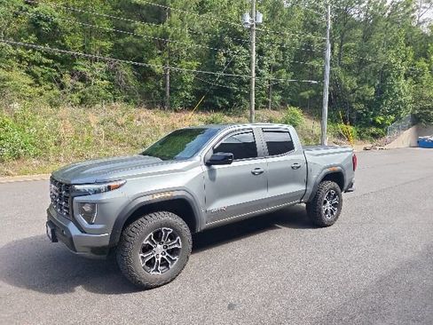 Used 2024 GMC Canyon AT4 w/ AT4 Premium Package AWD/4WD image 7