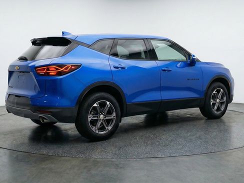 Used 2025 Chevrolet Blazer LT image 9