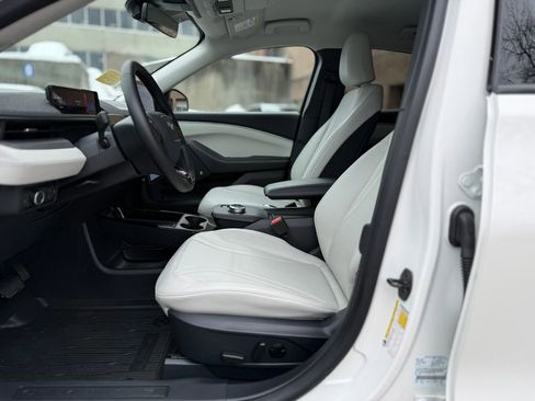 Used 2024 Ford Mustang Mach-E Premium image 11