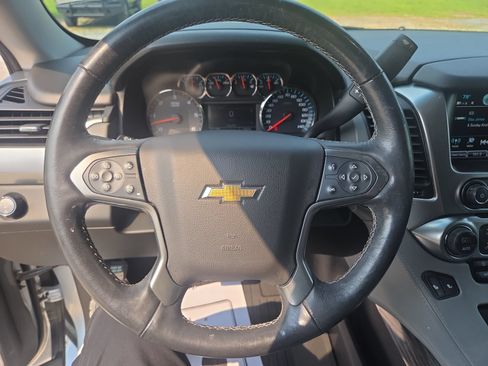 Used 2019 Chevrolet Tahoe LT w/ LT Signature Package RWD image 17