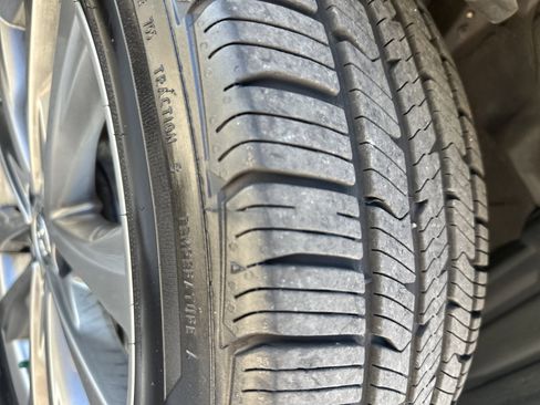 Used 2017 Toyota RAV4 Limited image 7