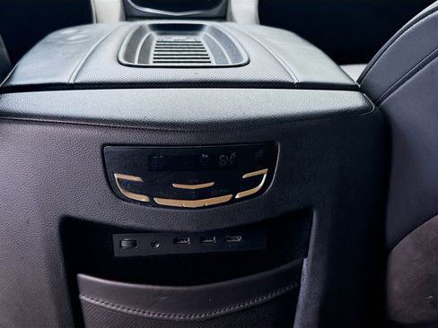 Used 2018 Cadillac Escalade Platinum RWD image 22