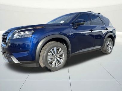 New 2025 Nissan Pathfinder SL w/ Lighting Package (N92)