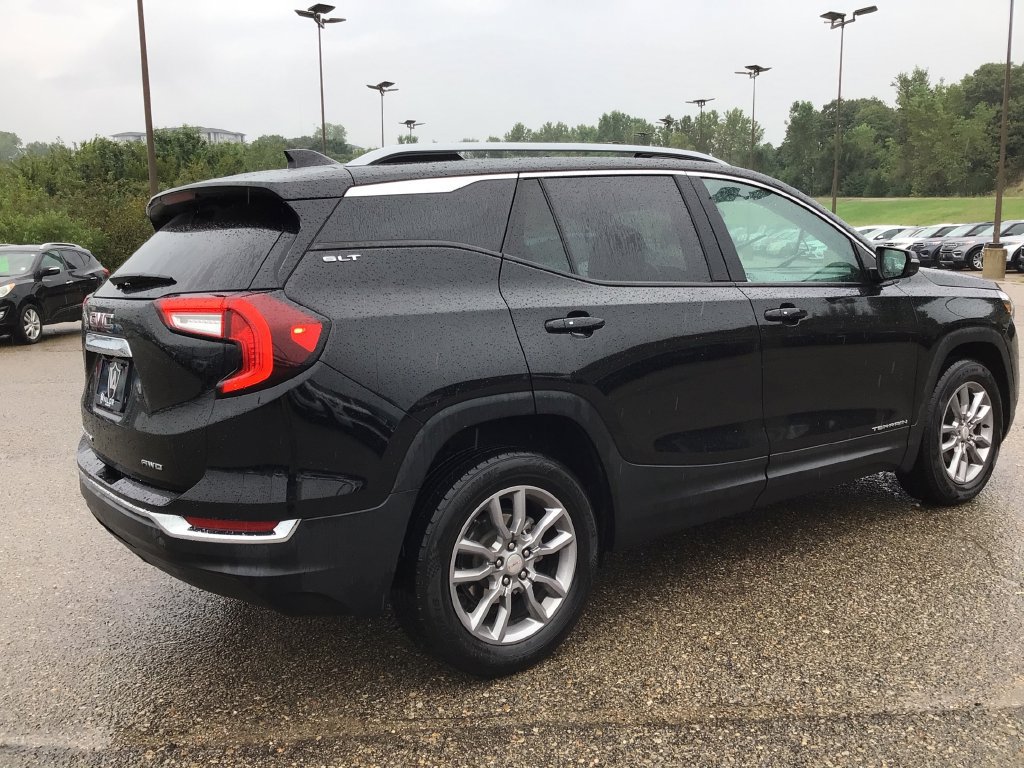 Used 2024 GMC Terrain SLT AWD/4WD image 6