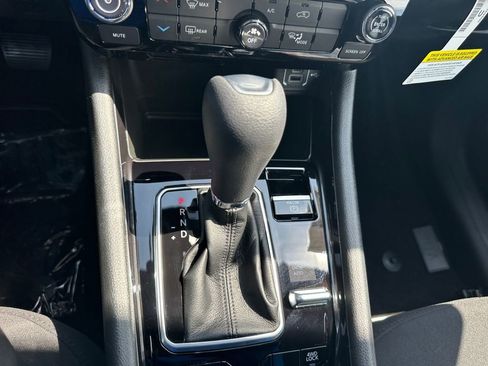 Used 2025 Jeep Compass Sport w/ Mopar Graphics Package image 21