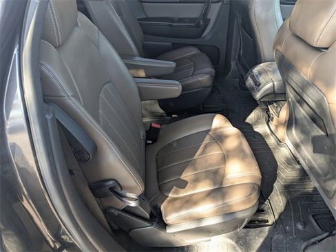 Used 2016 GMC Acadia SLT image 25