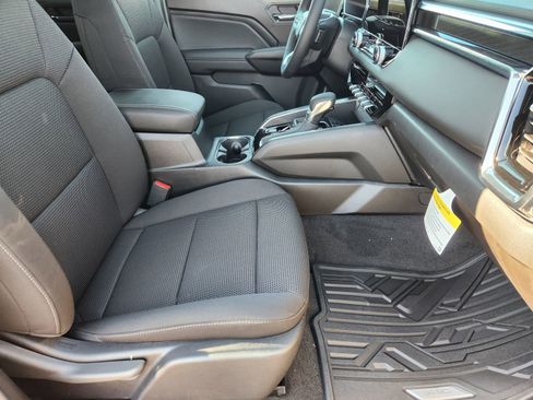 New 2026 GMC Canyon Elevation w/ Convenience Package image 17