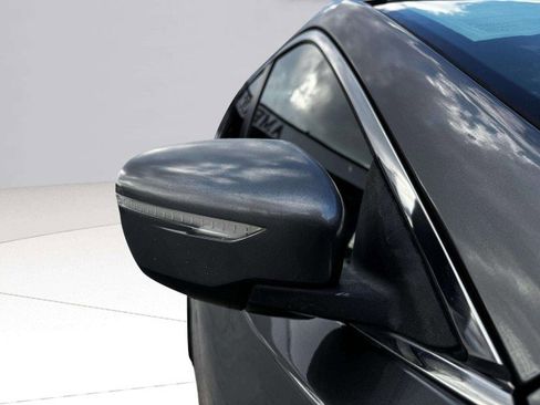 Used 2015 Nissan Rogue SV image 9