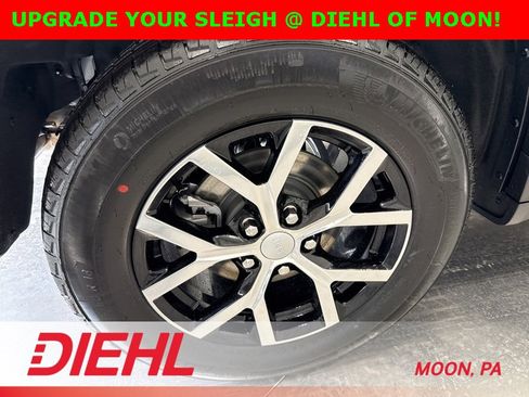 New 2025 Jeep Grand Cherokee Limited w/ Luxury Tech Group II image 8