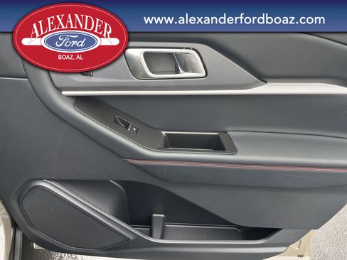 New 2026 Ford Explorer ST-Line w/ ST-Line Street Pack image 14
