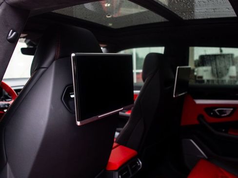 Used 2019 Lamborghini Urus AWD/4WD image 44