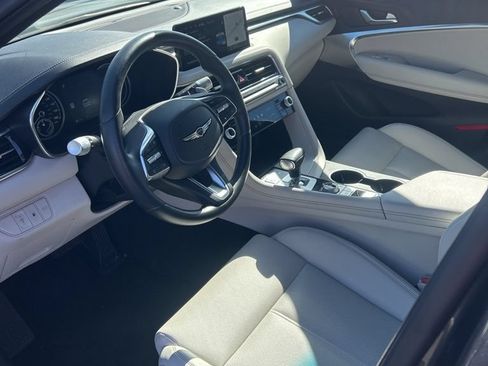 Used 2025 Genesis G70 2.5T RWD image 8