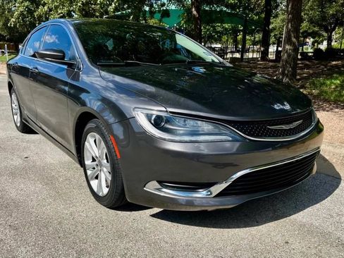 Used 2015 Chrysler 200 Limited w/ Convenience Group FWD image 2