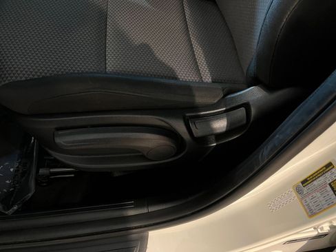 Used 2025 Kia Soul LX w/ LX Technology Package FWD image 22