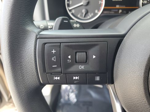 Certified 2024 Nissan Rogue SV FWD image 18
