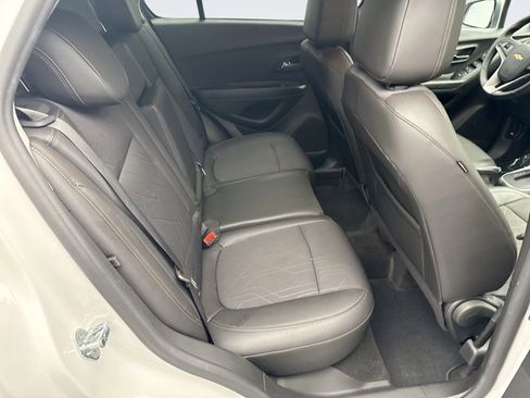 Used 2022 Chevrolet Trax LT w/ Driver Confidence Package image 17