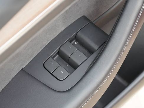 Used 2023 Tesla Model 3 Standard Range RWD image 19