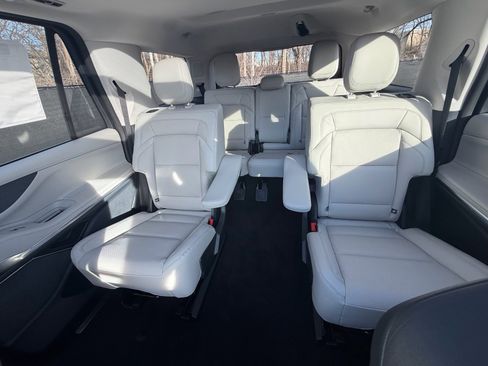 New 2026 Lincoln Navigator Reserve AWD/4WD image 39