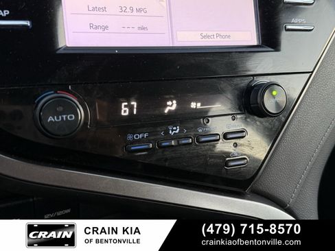 Used 2019 Toyota Camry SE image 17